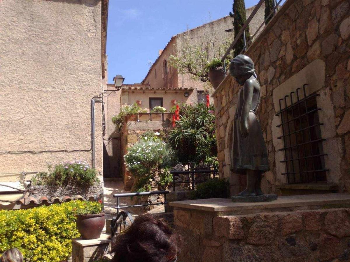 Apartamento Miquel 1 en centro de Tossa de Mar y a 3 minutos de la playa Exterior foto