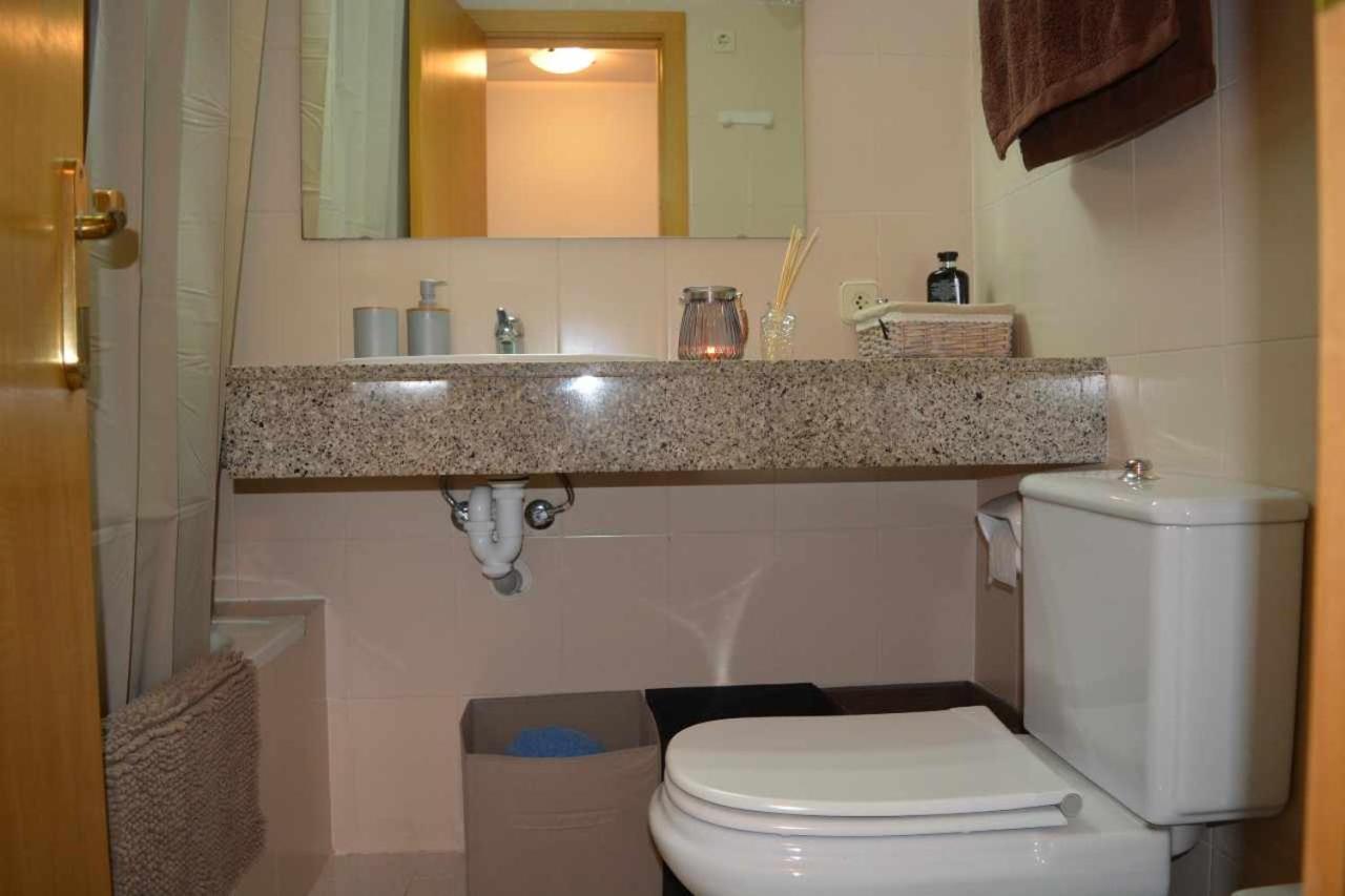 Apartamento Miquel 1 en centro de Tossa de Mar y a 3 minutos de la playa Exterior foto