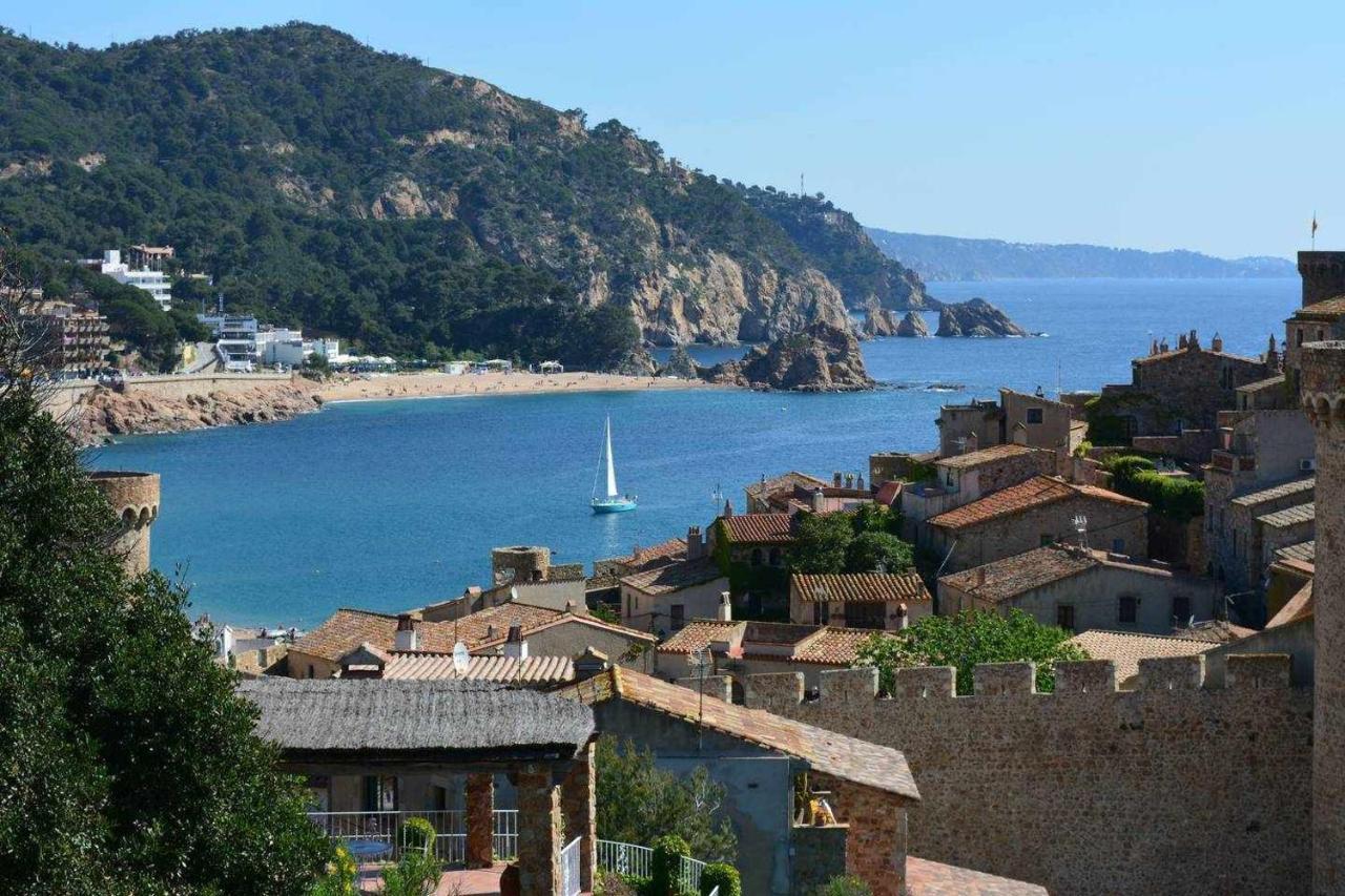Apartamento Miquel 1 en centro de Tossa de Mar y a 3 minutos de la playa Exterior foto
